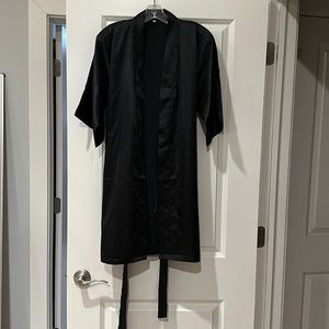 Amazon Black Silk Short Quarter Sleeve Robe
